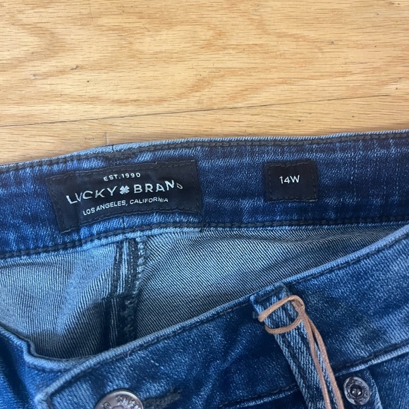 Lucky Brand Lolita Skinny Jeans - Picture 3 of 4